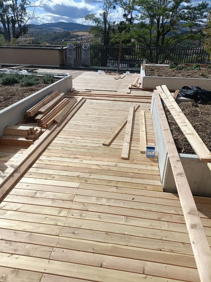 Mise en œuvre d’un platelage bois à Saint-Pierre-la-Palud (69210)